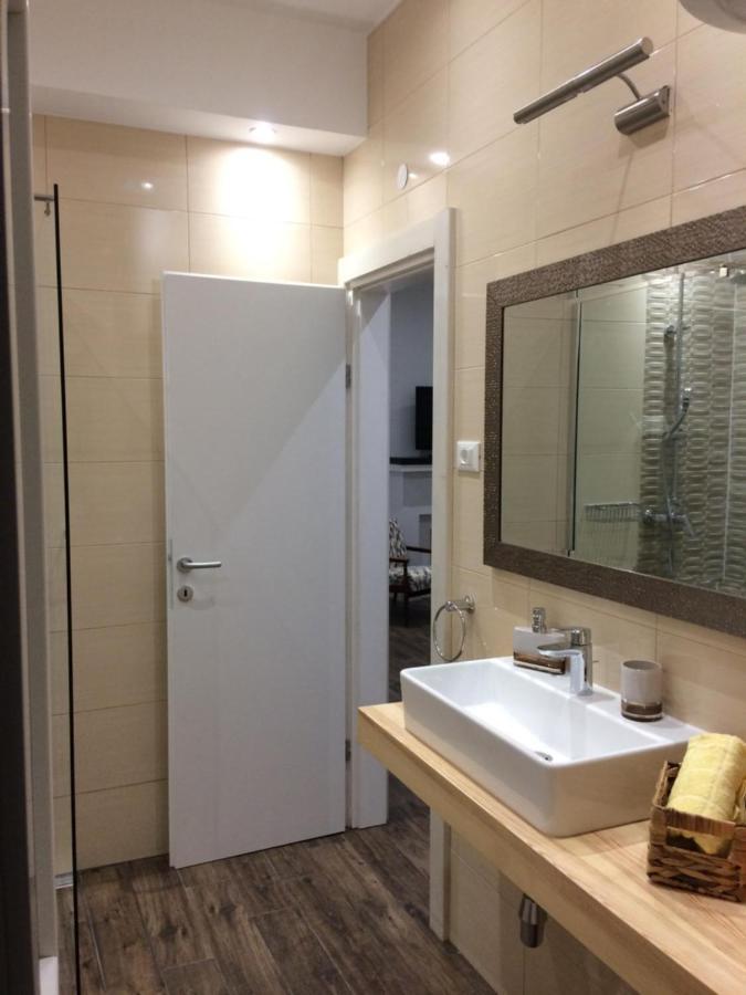 Z&D Apartment พูลา ภายนอก รูปภาพ