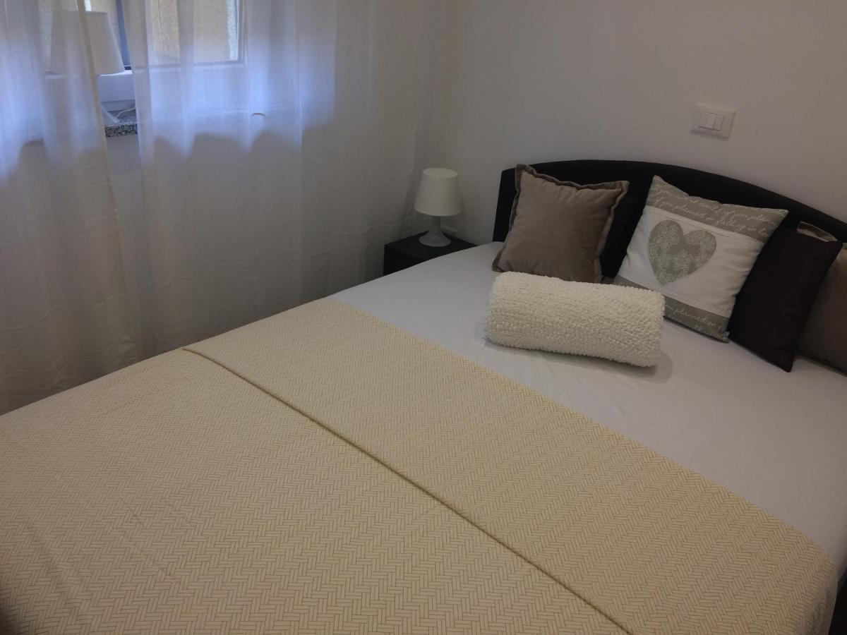 Z&D Apartment พูลา ภายนอก รูปภาพ